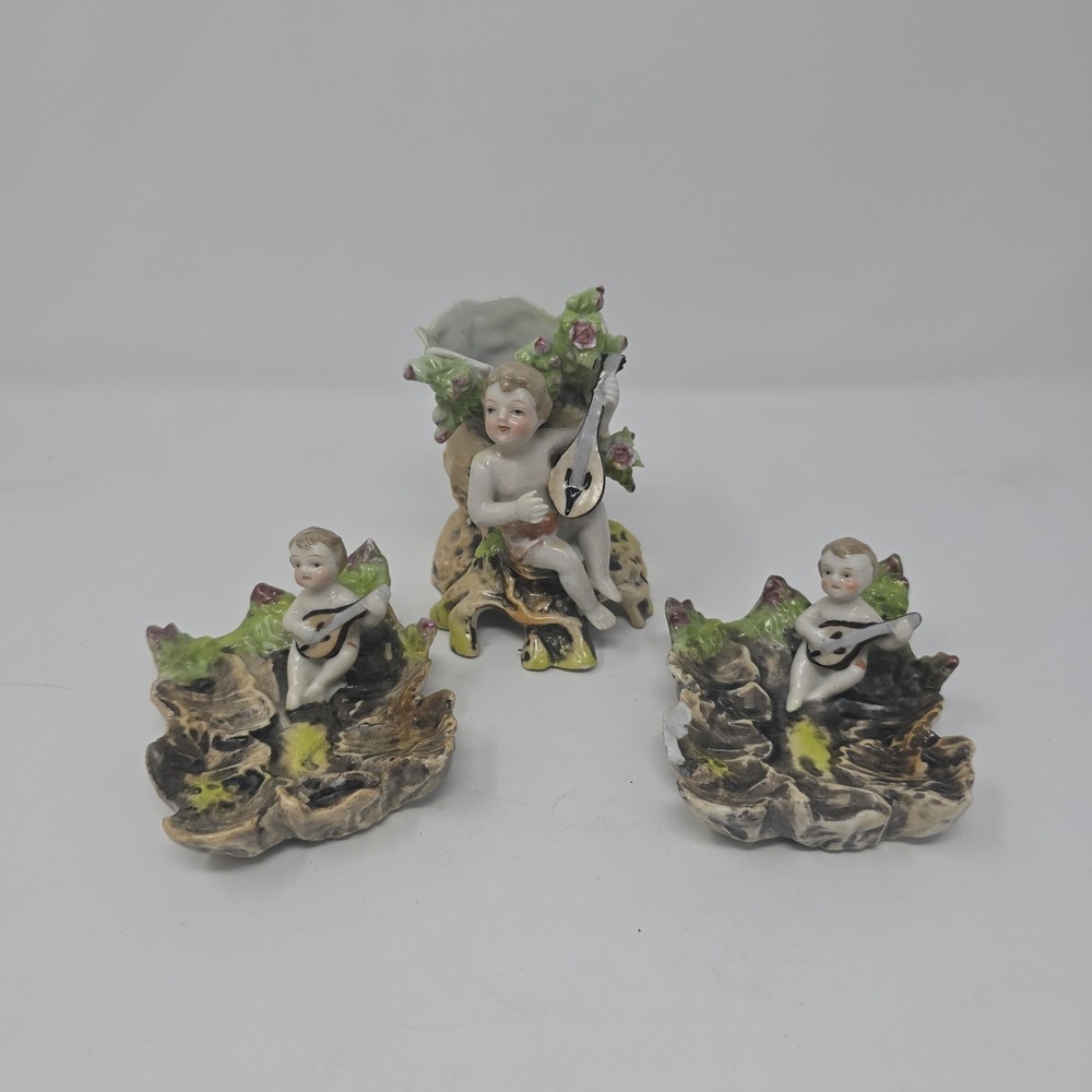 VINTAGE PORCELAIN FIGURAL  CHERUBS‎ PLAYING MANDOLIN SINGING